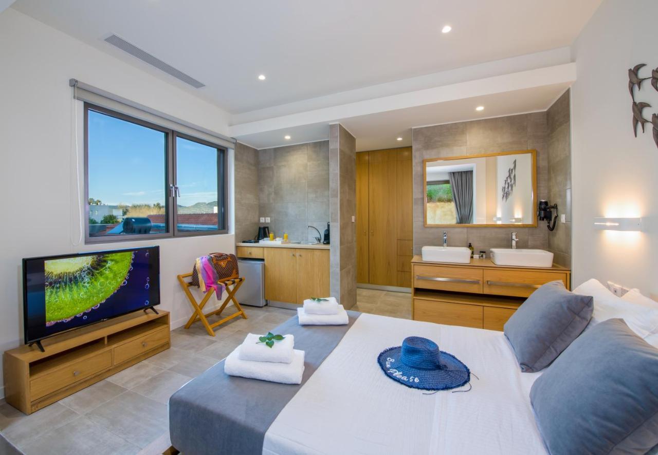 Lilium Luxury Suites Agia Marina  Luaran gambar